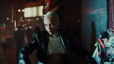 Українська режисерка Таню Муіньо зняла кліп на вибухову пісню Doja Cat "Attention"