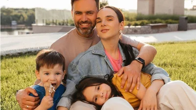 Инна Мирошниченко впервые показала мальчика, которого они с Тимуром планируют усыновить