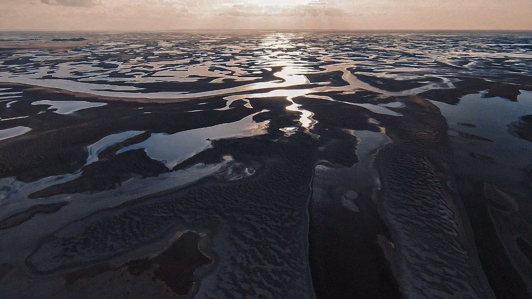 Невпізнавані пейзажі: ось яке зараз Каховське водосховище - фото 560724