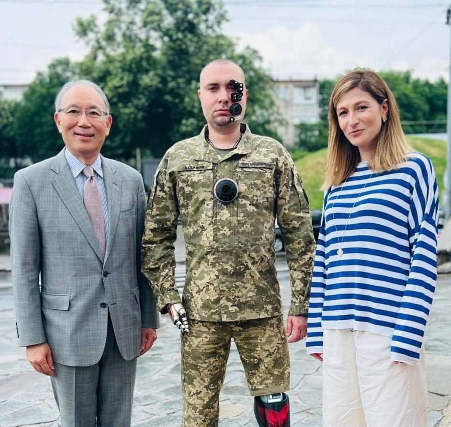 Глава ГУР Кирилл Буданов сделал новую прическу и стал героем мемов - фото 561030