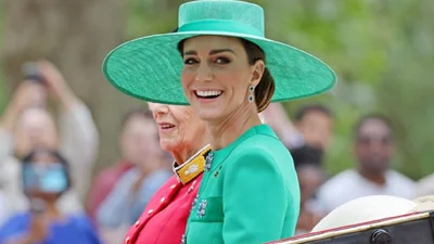 Тебе це здивує: ось чому Кейт Міддлтон завжди носить клатч