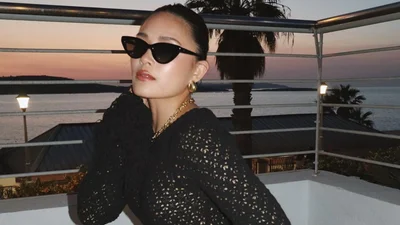 Дізнайся, як носити трендовий одяг з бахромою цього літа