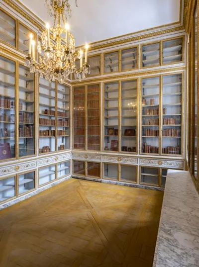 Какая роскошь: в Версале для публики снова открыли личные апартаменты Марии-Антуанетты - фото 561619