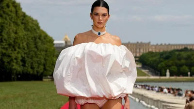 Богемний показ у Версалі: Jacquemus знову підкорив світ своїм фешн перформансом