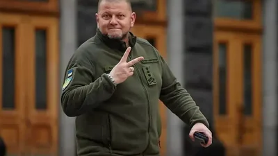 Фото дня: Валерій Залужний у Раді разом із дівчинкою у вишиванці