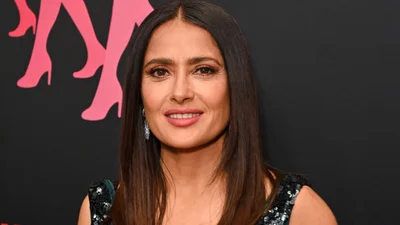 56-річна Сальма Гаєк показала фото, де позує абсолютно голою