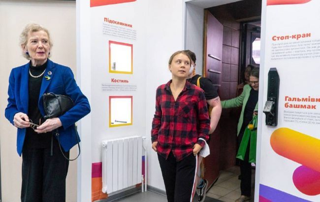 Грета Тунберг приехала в Киев: встреча с Зеленским и подарок от Укрзалізниці - 562219 Грета Тунберг приехала в Киев: встреча с Зеленским и подарок от Укрзалізниці - фото 562219