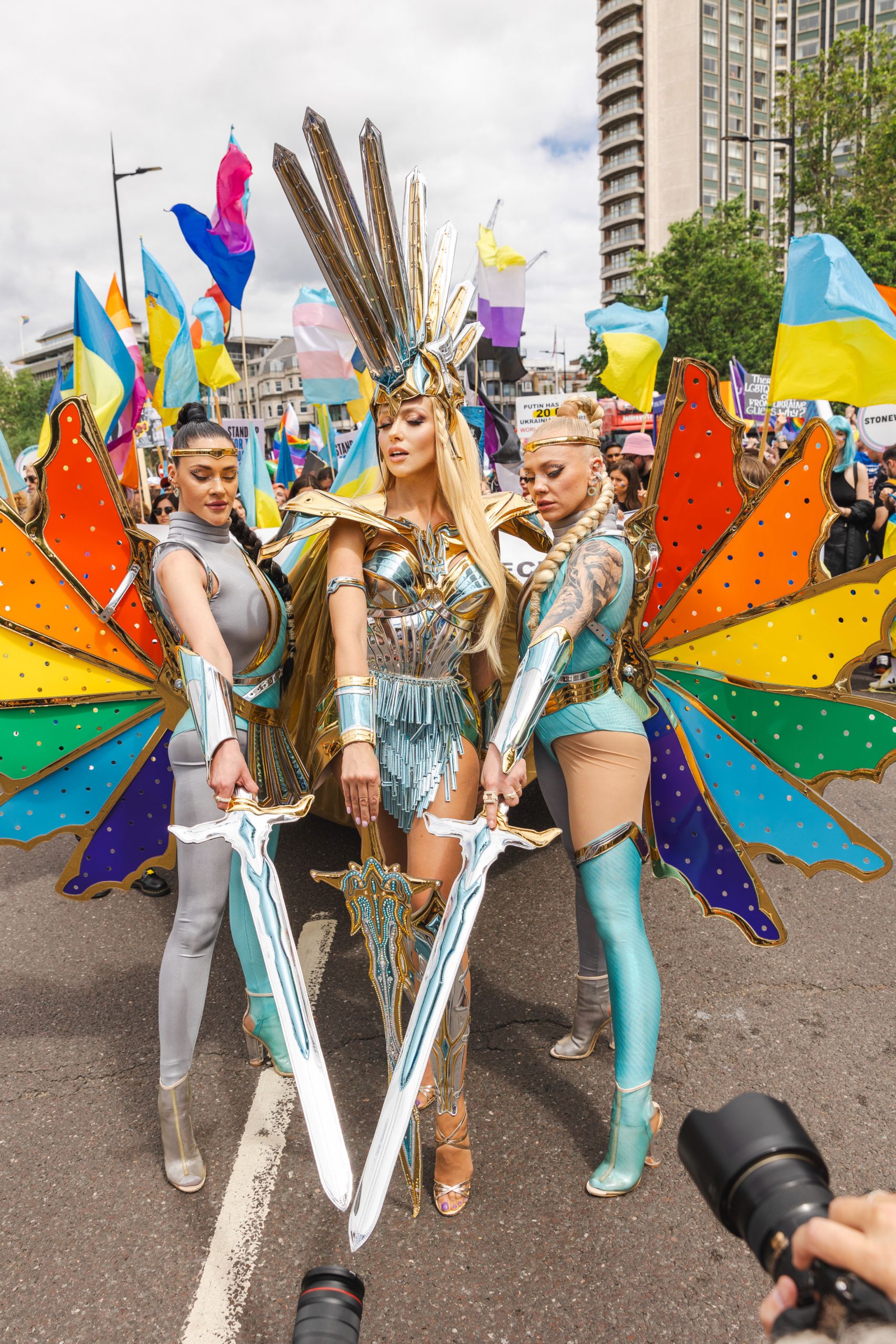 Оля Полякова очолила українську колону Прайду в Лондоні - фото 562331