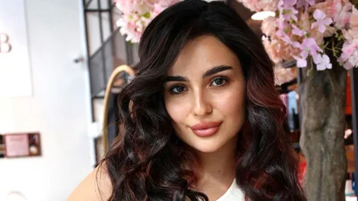 Анна Трінчер зізналася, чи шкодує про пластику грудей і збільшення губ