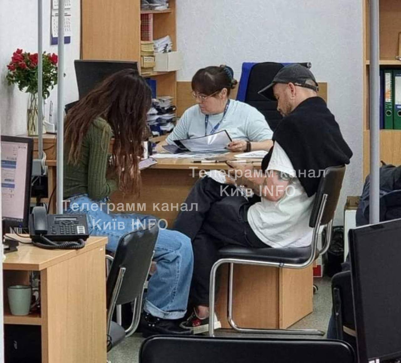 Сеть облетели фото Нади Дорофеевой и Миши Кацурина из ЗАГСа, и вот что говорят инсайдеры - 563213 Сеть облетели фото Нади Дорофеевой и Миши Кацурина из ЗАГСа, и вот что говорят инсайдеры - фото 563213