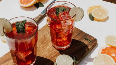 Літні алкогольні коктейлі, які можна зробити самостійно