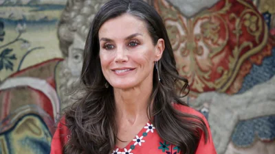 Королева Испании Летиция вышла в свет в вышиванке украинского бренда Etnodim