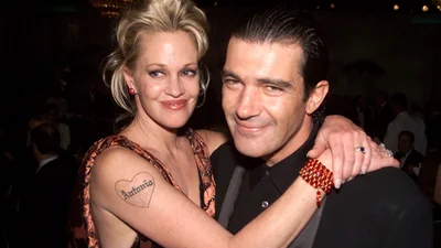 Мелани Гриффит избавилась от тату в честь своего экс-супруга Антонио Бандераса