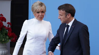 70-річна Бріжит Макрон одягнула мінісукню, і тебе приголомшать її стрункі ніжки