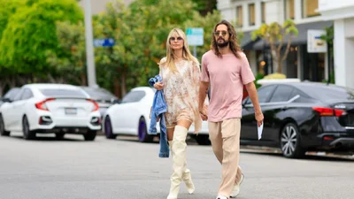 Гайді Клум та її чоловік Том Кауліц бавились в океані та солодко цілувались