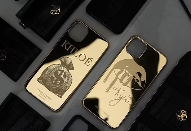 Кайлі Дженнер та Хлої Кардашьян придбали вкриті золотом чохли на iPhone - 564211 Кайлі Дженнер та Хлої Кардашьян придбали вкриті золотом чохли на iPhone - фото 564211