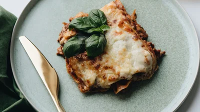 З простих макаронів і без бешамелі: готуємо ліниву лазанью на вечерю