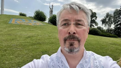 Ткаченко подал в отставку, и украинцы отреагировали мемами