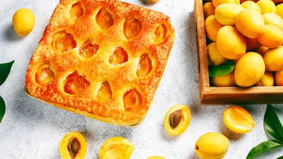 Ніжний абрикосовий пиріг за 30 хвилин: смак, що нагадує дитинство