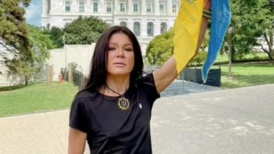 Руслана дотепно відповіла на хейт через її короткі шорти