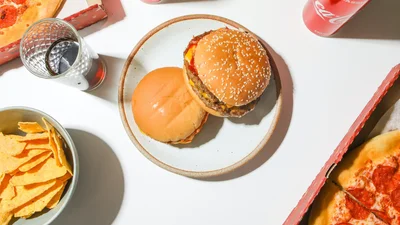 Ця їжа шкідлива для мозку та пам’яті: вона точно є у твоєму холодильнику