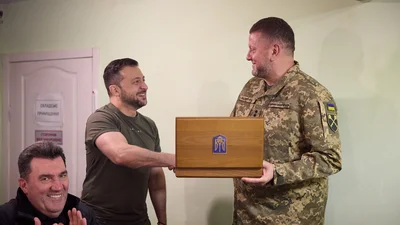 Ось що Зеленський подарував Залужному на день народження