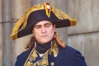 "Не знаю, что делать": Хоакин Феникс боялся играть Наполеона в эпическом кино Ридли Скотта