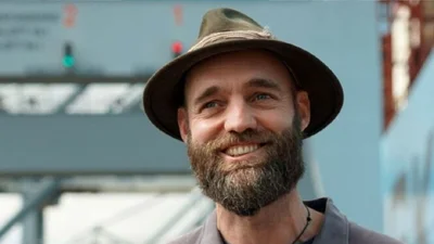 Унікальна подорож: чоловік побував у всіх країнах світу і ні разу не скористався літаком