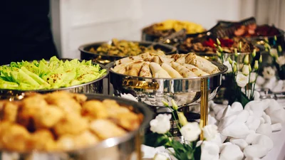 Росіяни нагребли в готелі Туреччини 35 кг їжі "в дорогу"