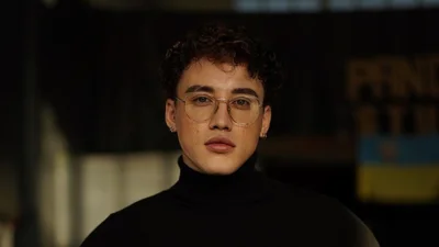 Олег Машуковский рассказал историю, как попал фаллоимитатором в учителя