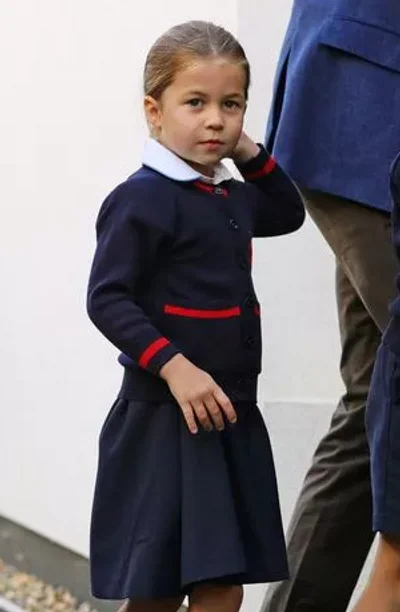 Діти принца Вільяма та Кейт Міддлтон в школі носять інші імена: як називають їх однолітки - фото 567085