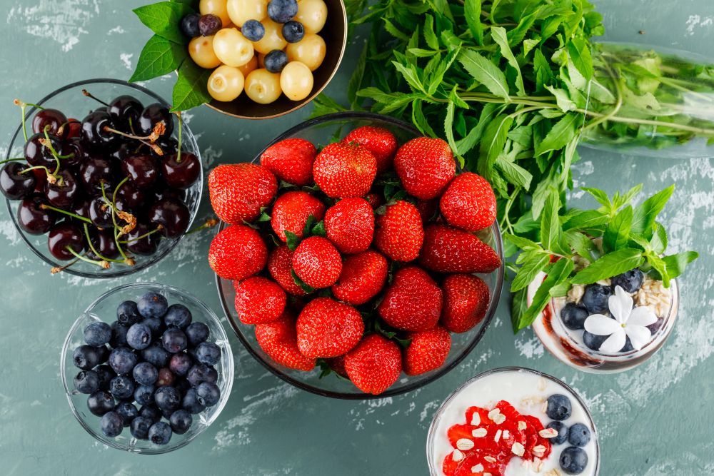 Эти неожиданные продукты помогут пережить жару: советует диетологиня - фото 567509