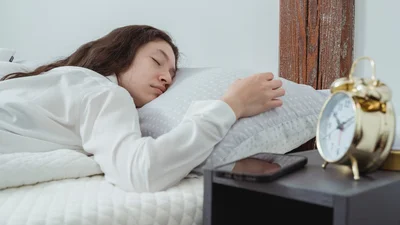 Как уснуть, когда невероятно жарко: советы от специалиста
