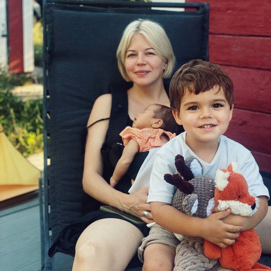 Onuka засипала мережу солодкими фото з двома дітьми - 567585 Onuka засипала мережу солодкими фото з двома дітьми - фото 567585