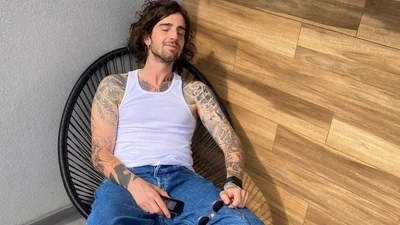 Дантес в новой песне высмеял Остапчука и его мысли относительно женского тела без волос