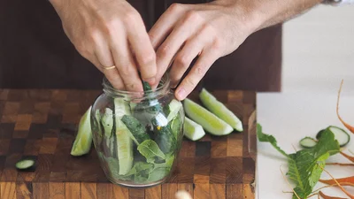Консервированные огурцы: как сделать их хрустящими и вкусными