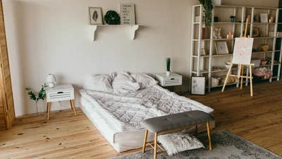 Дизайнер інтер’єрів розповіла, які 5 речей ти ніколи не побачиш у її спальні