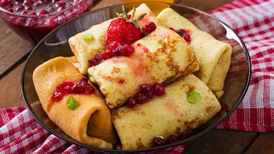 Что приготовить на Маковея: очень вкусные блины с маком и медом