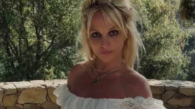 Бритни Спирс в леопардовом бикини шокировала откровенным танцем на пилоне