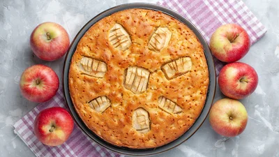 Легкий и домашний: печем яблочный пирог с корицей