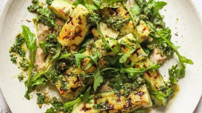 Швидкий салат з кабачків: корисний обід, який ідеально підходить для тих, хто поспішає