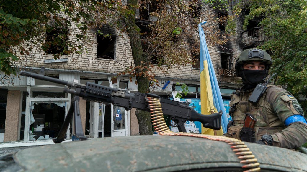 День прапора України: як ЗСУ підіймали синьо-жовті стяги на звільнених територіях - фото 570493