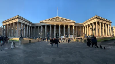 Куратор Британського музею вкрав тисячі артефактів та продав їх на eBay — подробиці