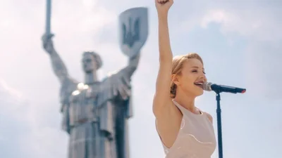 Тина Кароль и Дайан Уоррен презентовали мощный трек под названием "One nation under love"