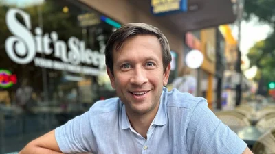 Більше не холостяк: Дмитро Ступка представив свою нову дівчину