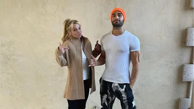 Брітні Спірс підловили з таємничим чоловіком після розриву з Семом Асгарі