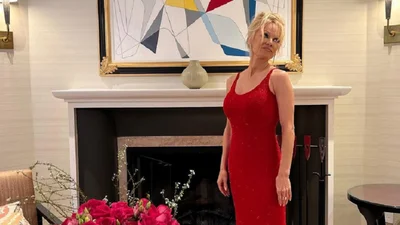 Памела Андерсон розповіла про жінку, яка вторглася до її будинку та приміряла купальник