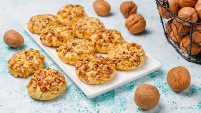 Випічка на Горіховий Спас: готуємо хрумкі горіхові коржики