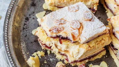 Пиріг-перекладанець з горіховою начинкою — що спекти на Горіховий Спас