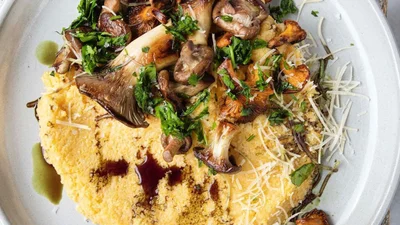 Идеальный ужин для тех, кто не хочет переедать: полента с грибами